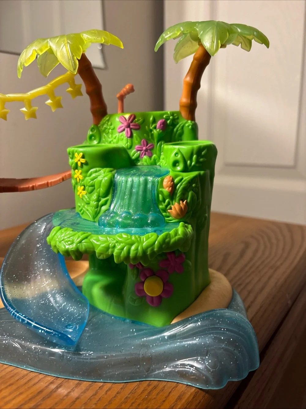Sparkling Waterfall Playset with Blue Slide — Green & Blue